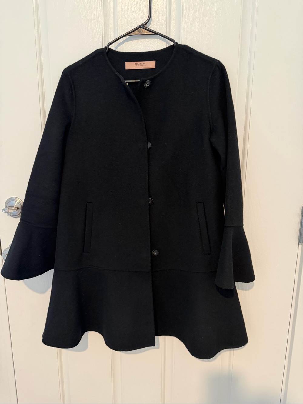 Black Women's Bell-Sleeve Coat Zara